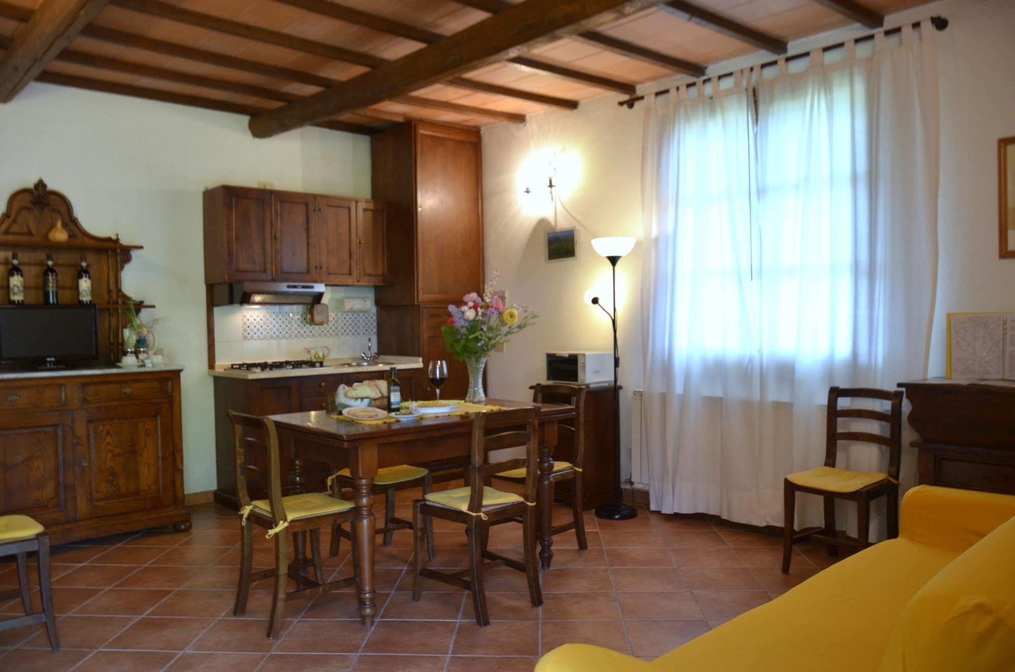 Agriturismo Il Casalone Montepulciano Bagian luar foto