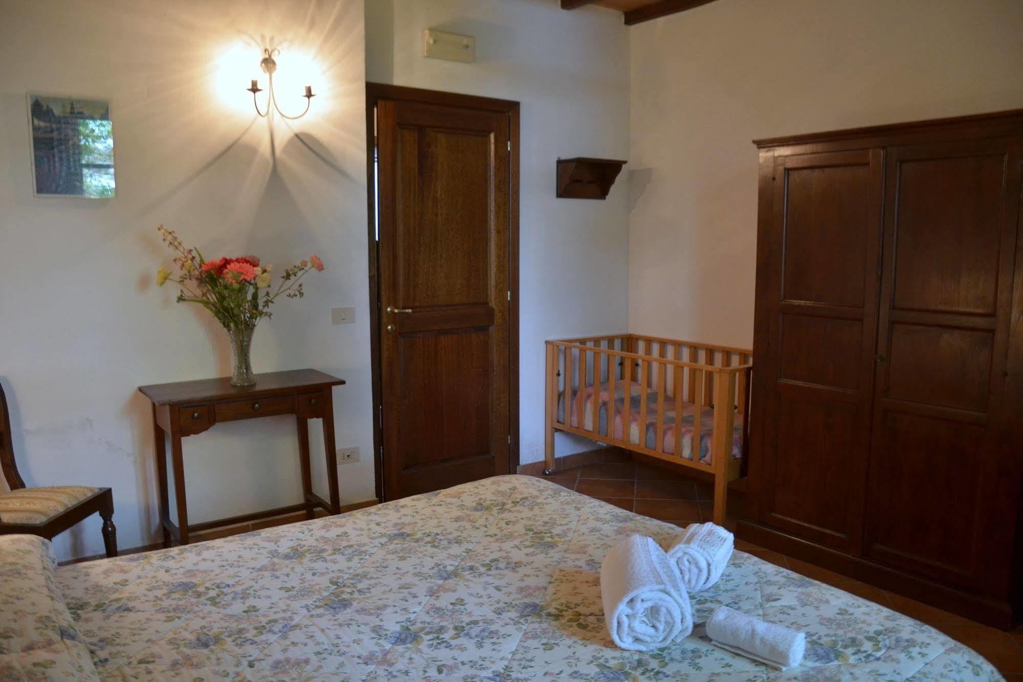 Agriturismo Il Casalone Montepulciano Bagian luar foto