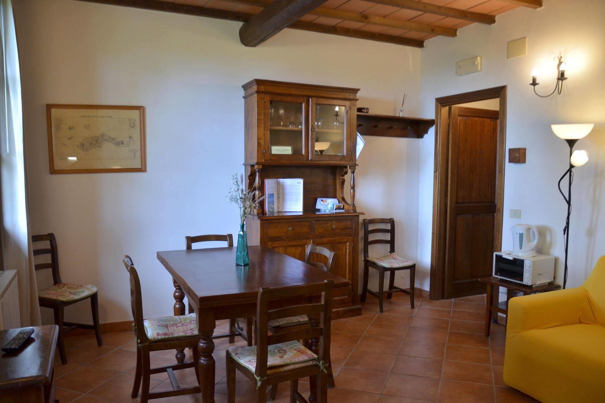 Agriturismo Il Casalone Montepulciano Bagian luar foto