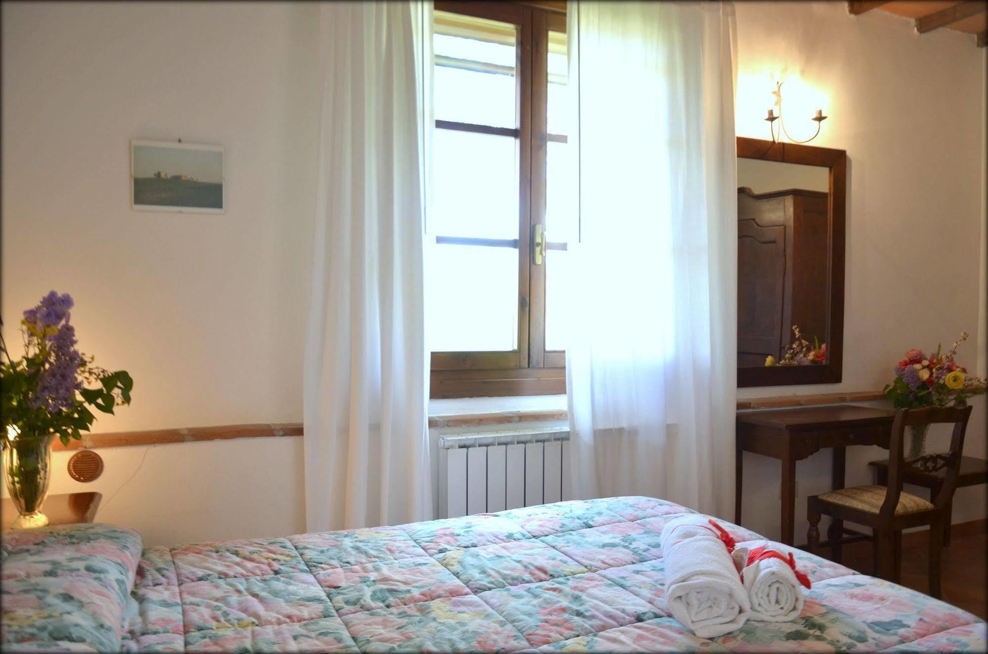 Agriturismo Il Casalone Montepulciano Bagian luar foto